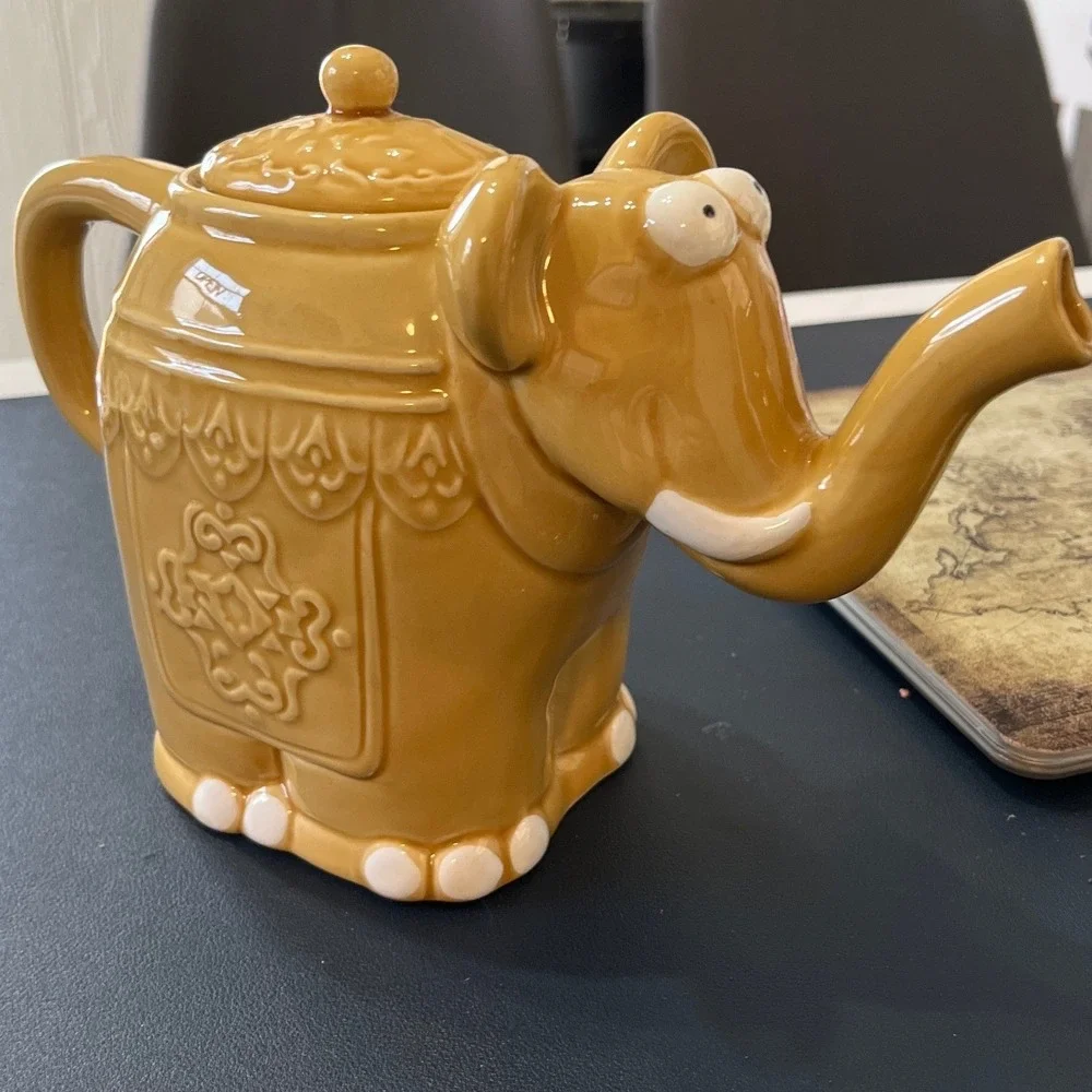 Cute Elephant Teapot Ceramic Yellow Novelty Animal Kettle‎